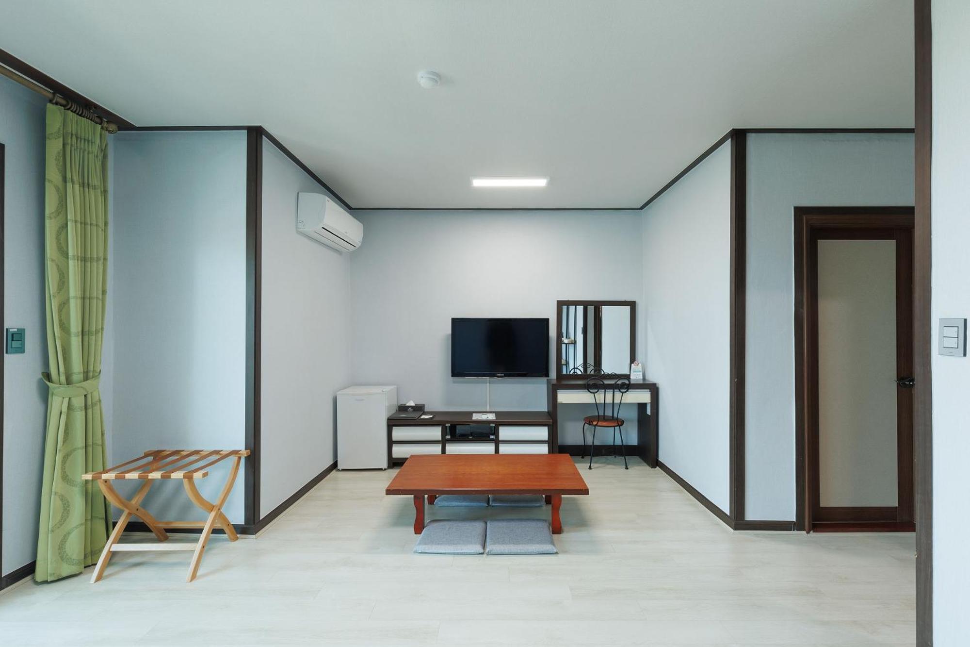 Sea Cliff Hotel Jeju by Eksteriør bilde