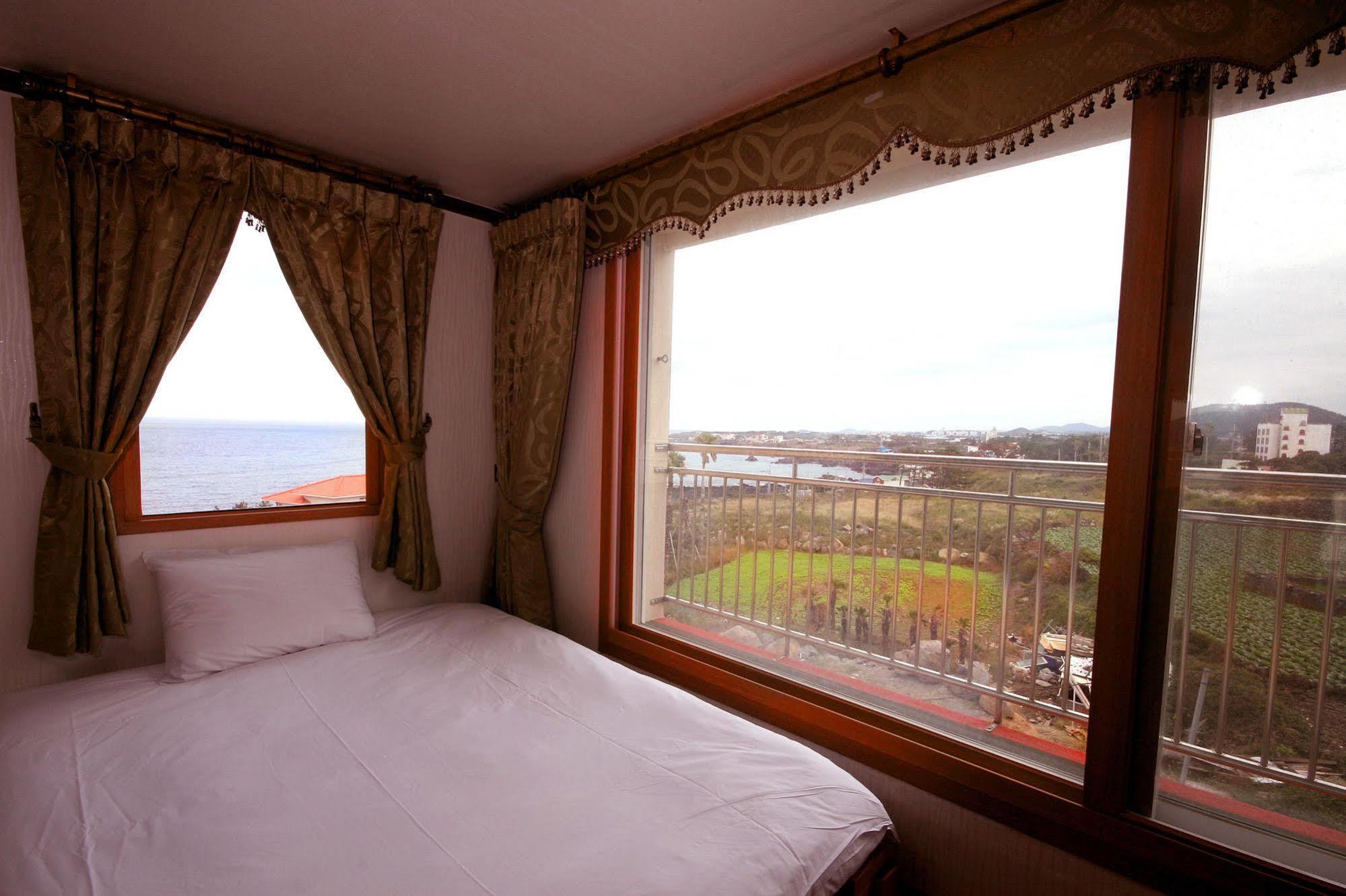 Sea Cliff Hotel Jeju by Eksteriør bilde